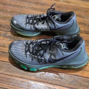 Nike Men's Athletic Shoes in Gray and Green
